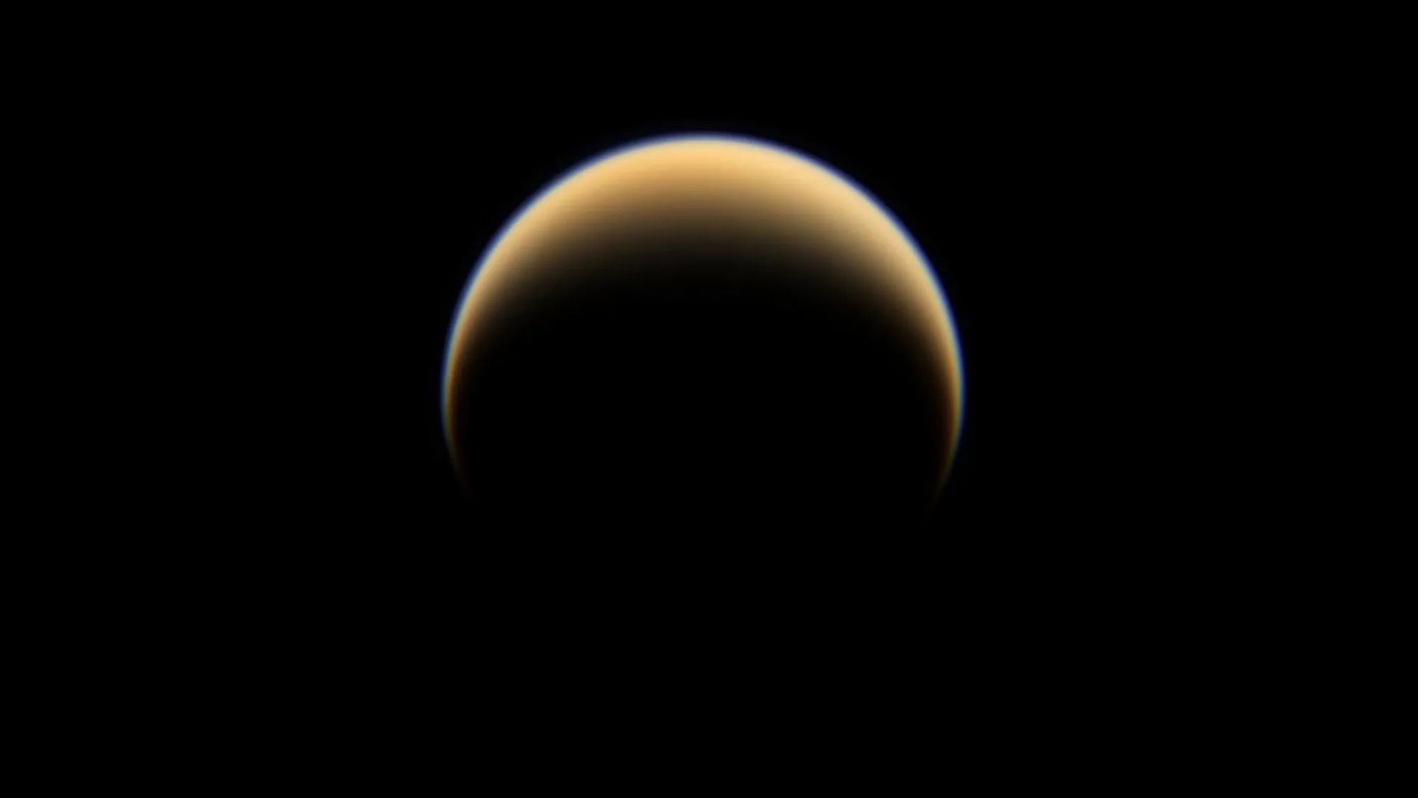 韦伯望远镜在冥王星和土卫六发现同一种神秘分子：我们不知道它是什么