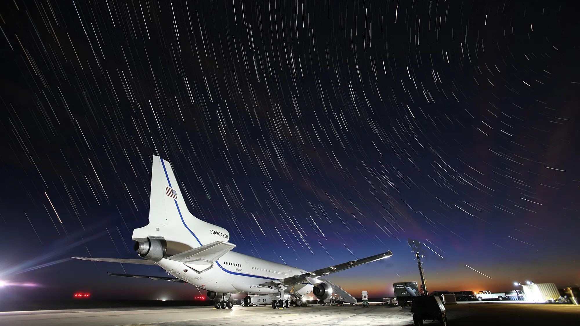 NASA发起史无前例的太空救援:空射火箭升空拯救Swift望远镜