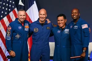 NASA Artemis III 乘组公布：四名宇航员将验证载人登月前最关键的对接能力