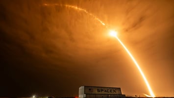 SpaceX完成第600次复用火箭发射，东西海岸8小时双连发